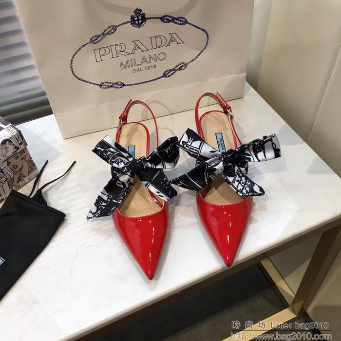 PRADA普拉達 2019早春新款 蝴蝶結絲帶 百搭款 高跟涼鞋 牛漆皮 女尖頭鞋 一鞋兩穿  ljl1461